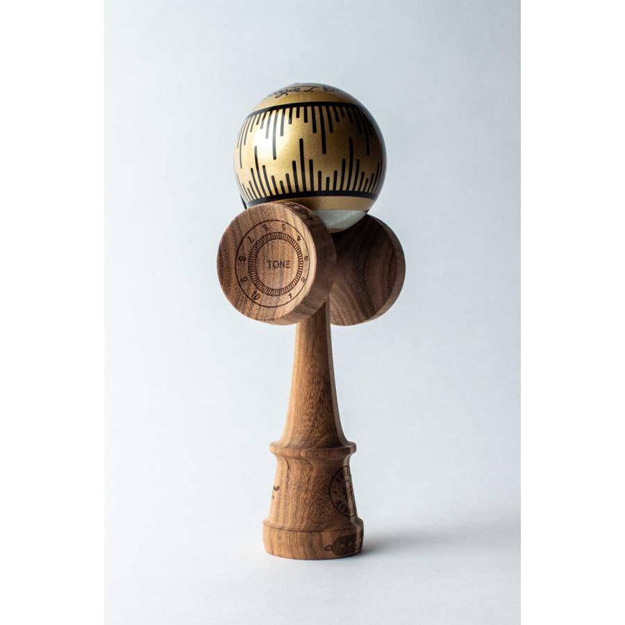 EDMアーティストのBoogie Tモデルのけん玉 【スイーツ Boogie T