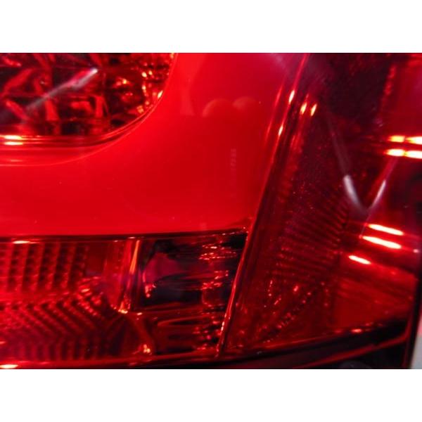 テールライト 赤 曲面デザインAudi. TT 新型Audi TT RSのテールライトが明らかに - Touch of Space