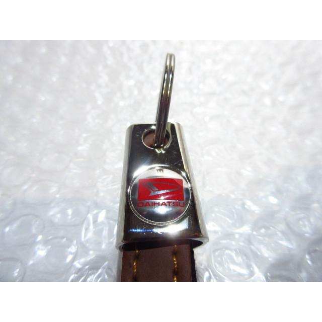 ダイハツ エンブレムロゴ ストラップ型・レザーキーリング ブラウン