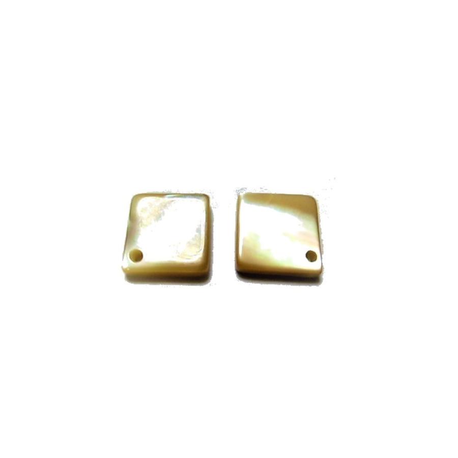 手芸 素材 縫製材料 高瀬貝 薄いベ ジュ色 約15mm 対角線の長さ 四角 表 1穴 飾り貝ボタン 16個入り Tk053 A1 ケイ スピリッツ 通販 Yahoo ショッピング