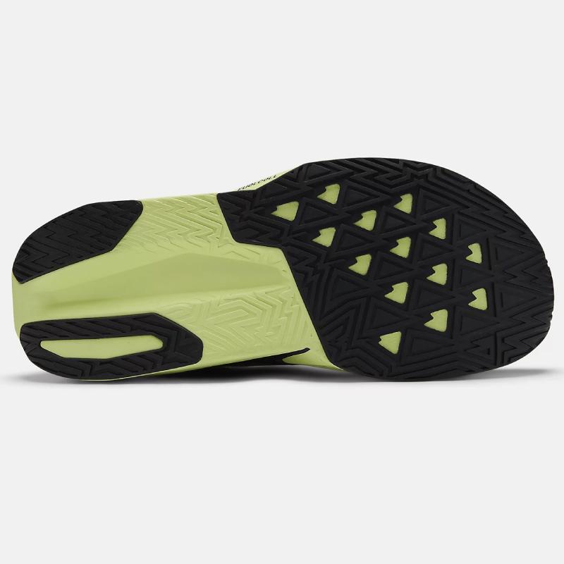 ニューバランス　フューエルセル レベル v5 メンズ25cm 新品　箱無し New Balance（ニューバランス） FuelCell Rebel v5 フューエルセル