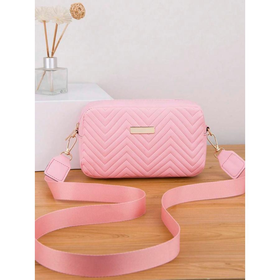 バッグ レディース ショルダーバッグ 1個 ピンクキルティングシェイプ