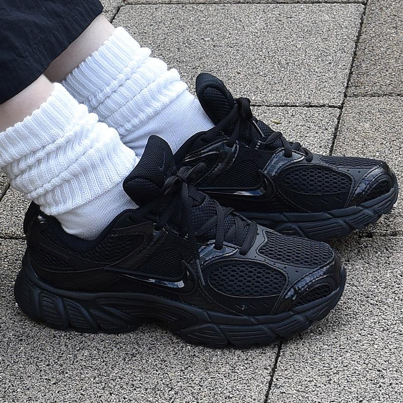 NIKE（ナイキ） レディース スニーカー カジュアル シューズ