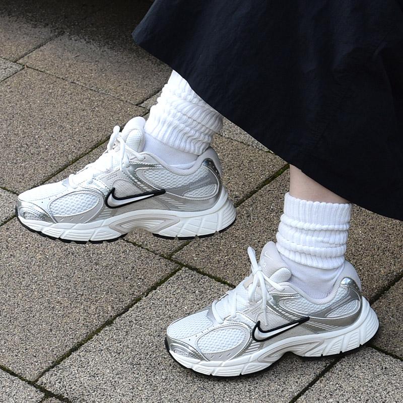 NIKE（ナイキ） レディース スニーカー カジュアル シューズ