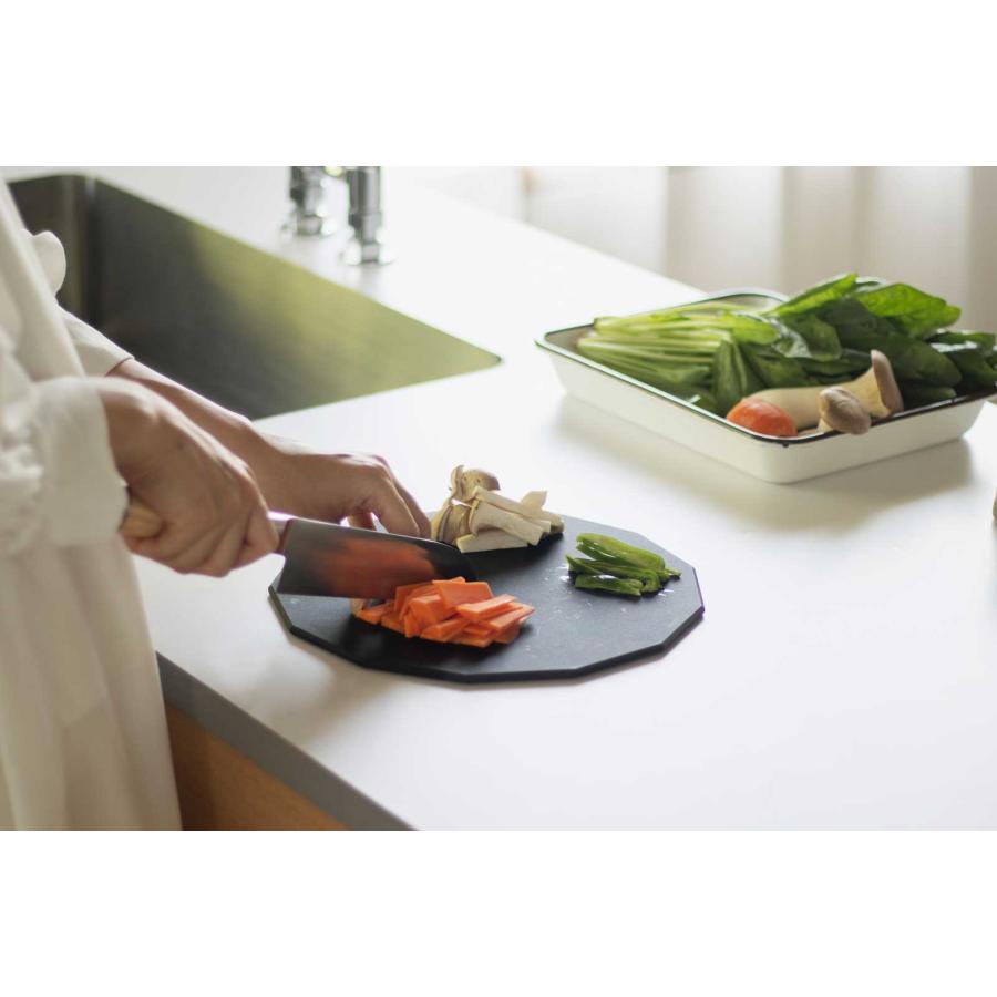 まな板 イデアコ カッティグボード13 ウッドファイバーS＆M セット ideaco Cutting Board 13 Wood Fiber S＆M set ブラック 楽天市場】まな板 丸いまな板 黒 イデアコ カッティングボード 食洗機対応 耐熱 丸 ラウンド 円型 カッティングマット 黒いまな板 おしゃれ 薄い  薄型 キッチン まないた 俎板 サービングボード ウッドファイバー【ポイント10倍 送料無料】［ ideaco Cutting Board 13 ...