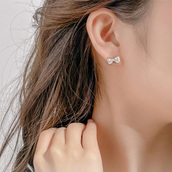 SWAROVSKI（スワロフスキー） S925純銀製 リボンモチーフ ピアス