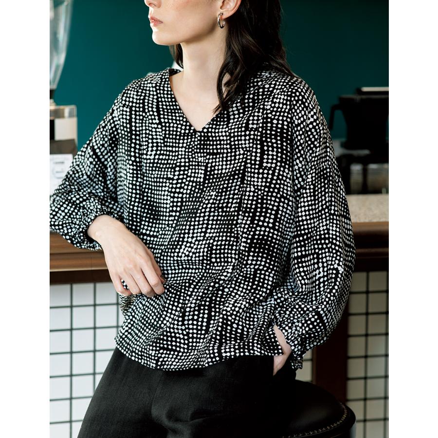 Vネックブラウス designed by UNO(UN-0001)　型紙　S　M　L  LLサイズ【ブティック社/型紙/大人服/パターン/レディース/ソーイング/かんたん/おしゃれ/】 |  | 01