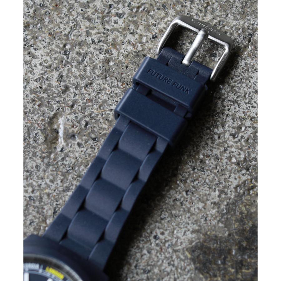 腕時計男女でもオッケーです 4万円台の機械式腕時計」マリンな青×白が映える夏おすすめ