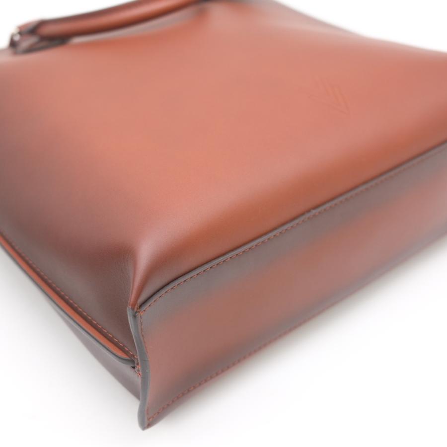 定価￥605,000-★LOUIS VUITTON★ キュイール・オンブレ　カバ LOUIS VUITTON ルイヴィトン キュイール オンブレ カバ M42156