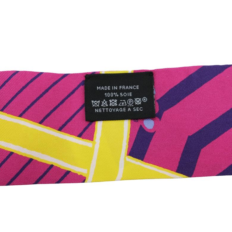 【お値引き】【未使用品】HERMES エルメス スカーフ ツイリー シルクゲーム JEU DE SOIE UNIFORME シルク100％ マルチカラー パープル レッド |  | 05