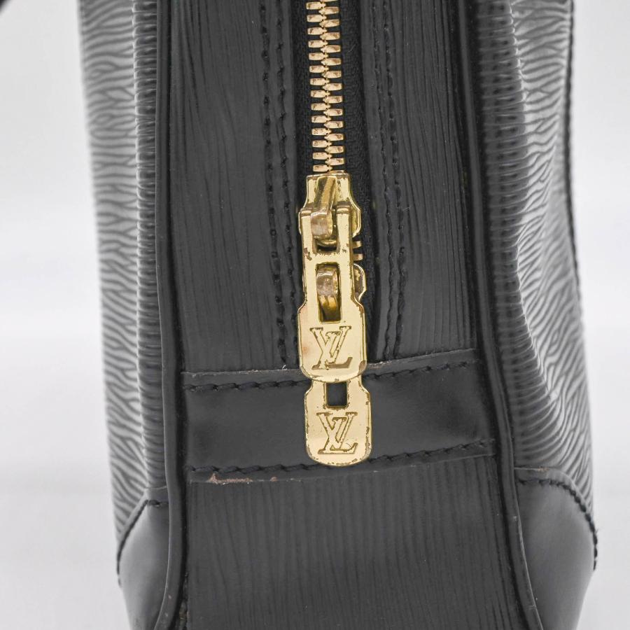 LOUIS VUITTON ルイヴィトン エピ ポルトドキュマン ヴォワヤージュ