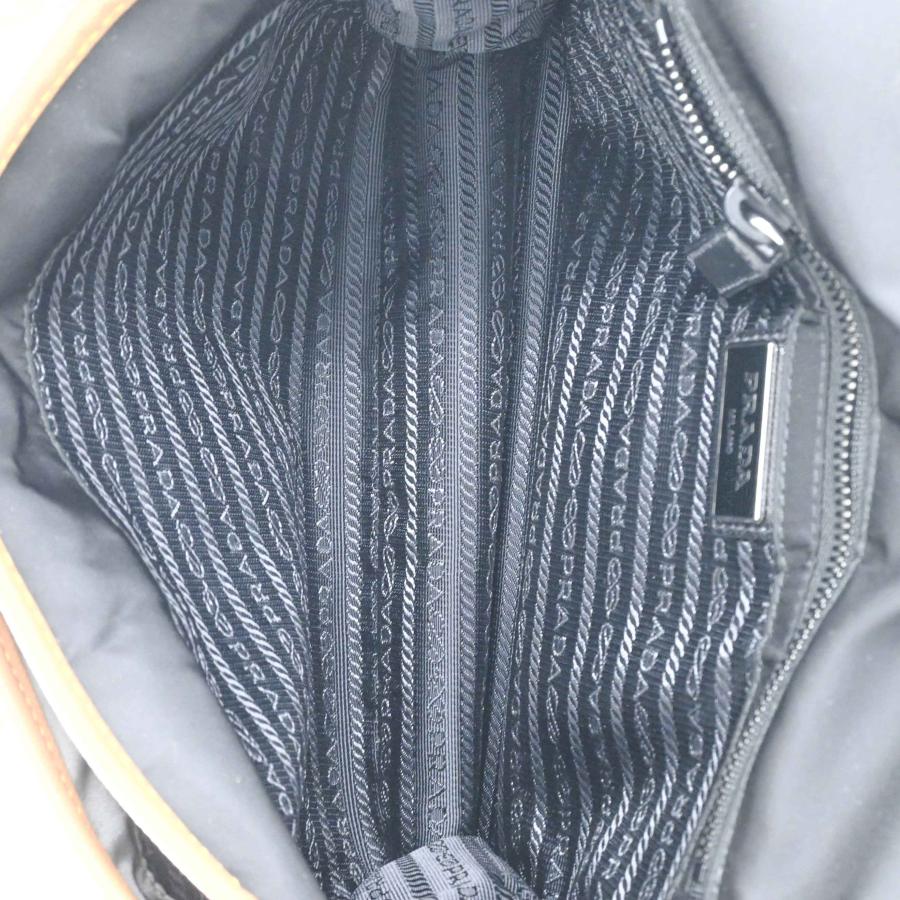 【未使用品】PRADA プラダ テスート Re-Nylon トライアングル ショルダー 肩掛け ブラック 黒 グレー ブラウン 茶 2VD769 ICチップ有 |  | 07