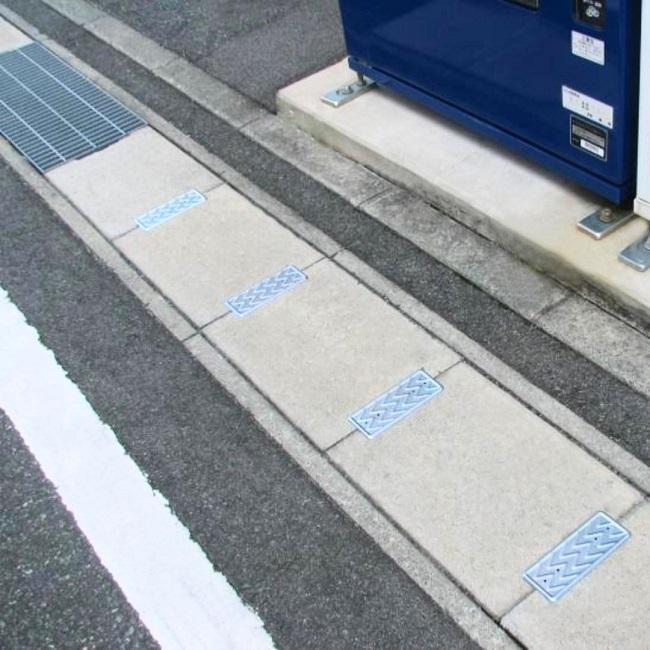 鈴文 側溝 穴ふさぎ 20個セット 穴埋め 落下防止 穴カバー 鉄板 ドブ溝 穴塞ぎ セーフティーガード_2