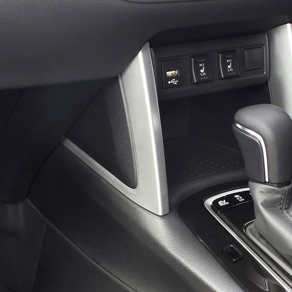カローラクロス専用 電源ボックス 電源BOX USB Type-A Type-C 車