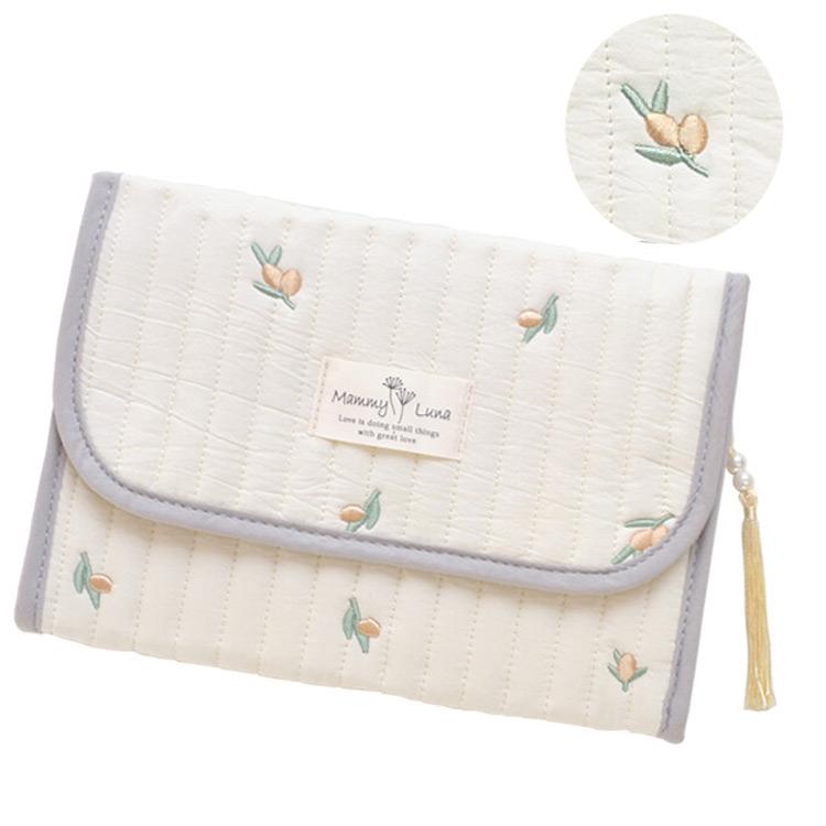 ◇白バラの刺繍◇ハンドメイドのマルチケース 母子手帳ケース イブルキルティング マルチケース ジャバラ 刺繍