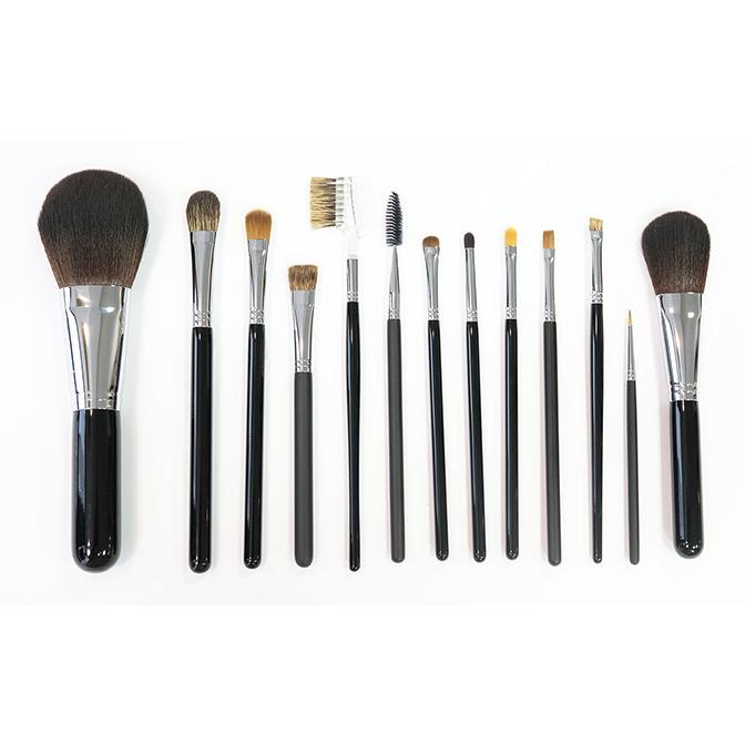 プロ専用メイクブラシ13本セット 革ケース付き : スタジオ