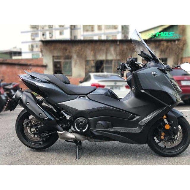 MOS TMAX 560 8型/TECH MAX カウル・エアロ カーボンサイドカバー（TMAX560-8型） モトオブスポーツの画像