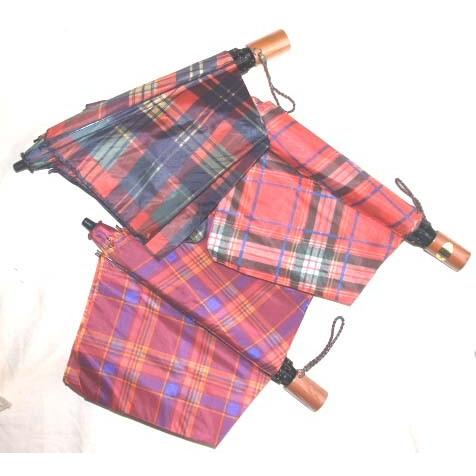 雨天用折りたたみ傘チェック柄 1本 　赤　　グリーン　　紺 |  | 01