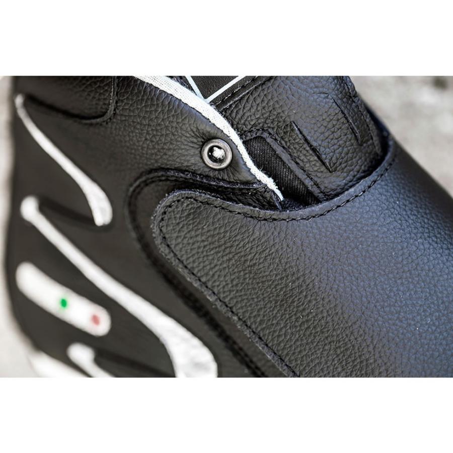 freem フリーム レーシングシューズ 4輪用 D09 FIA 8856-2000 freem フリーム レーシングシューズ 4輪用 D09 FIA 8856-2000