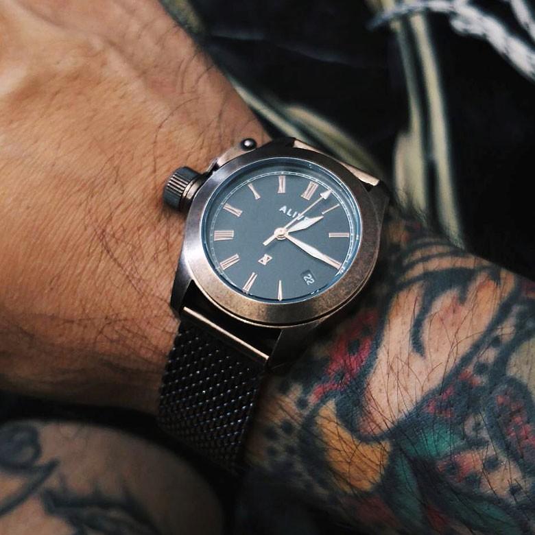 Alive Athletics（アライブ アスレティックス） alive アライブalive