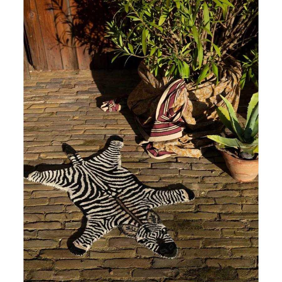 DOING GOODS アニマルラグ（Sサイズ）Stripey Zebra ストライピー
