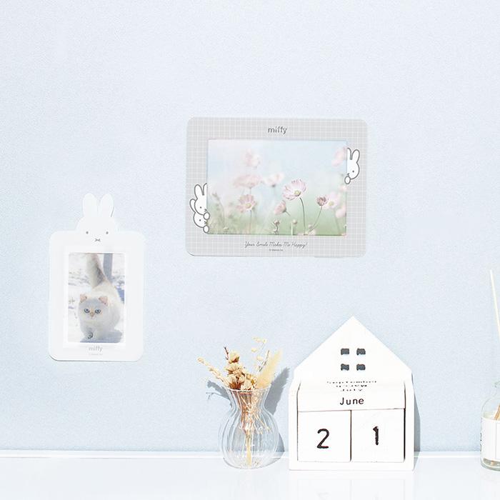 メール便 ミッフィー フレーム ウォールステッカー クリア 透明 壁飾り ウォール ステッカー シール スリーブ 傷つけない デコレーション キッズ フォトホルダー |  | 01