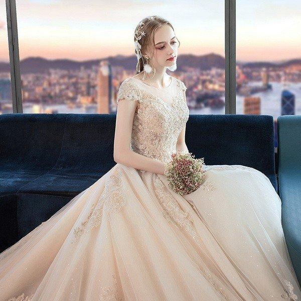 新入荷 ウェディングドレス 可愛いレース 刺繍レース 花嫁ロングドレス 簡約 結婚式 露背 ビーズ エレガント 挙式 姫系hs5152 ホットセール お呼ばれ 二次会