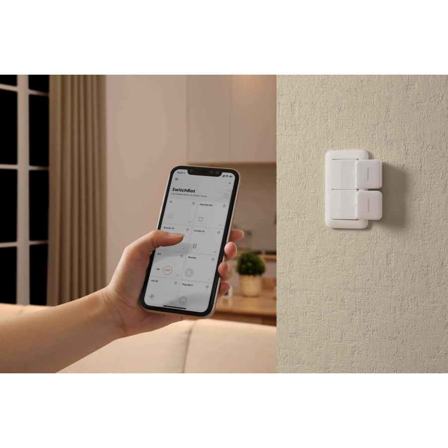 スマホでご家庭に機器のオンオフ操作が可能なリモートロボット スマホでご家庭に機器のオンオフ操作が可能なリモートロボット