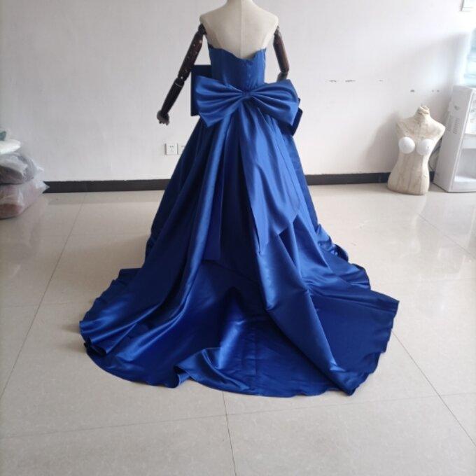 クラシカル 青 ブルー光沢サテンベアトップリボントレーン ロング  