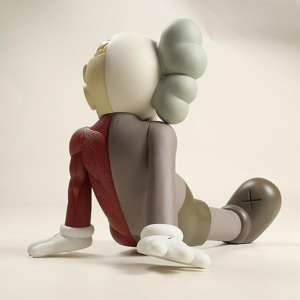 KAWS カウズ ×MEDICOM TOY COMPANION Resting Place フィギュア 茶 