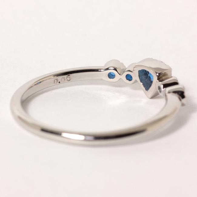 【1点モノ商品】　Pt900 プラチナ　ハートシェイプアウイナイト◇アンティークリング「５【cinq】サンク」の画像
