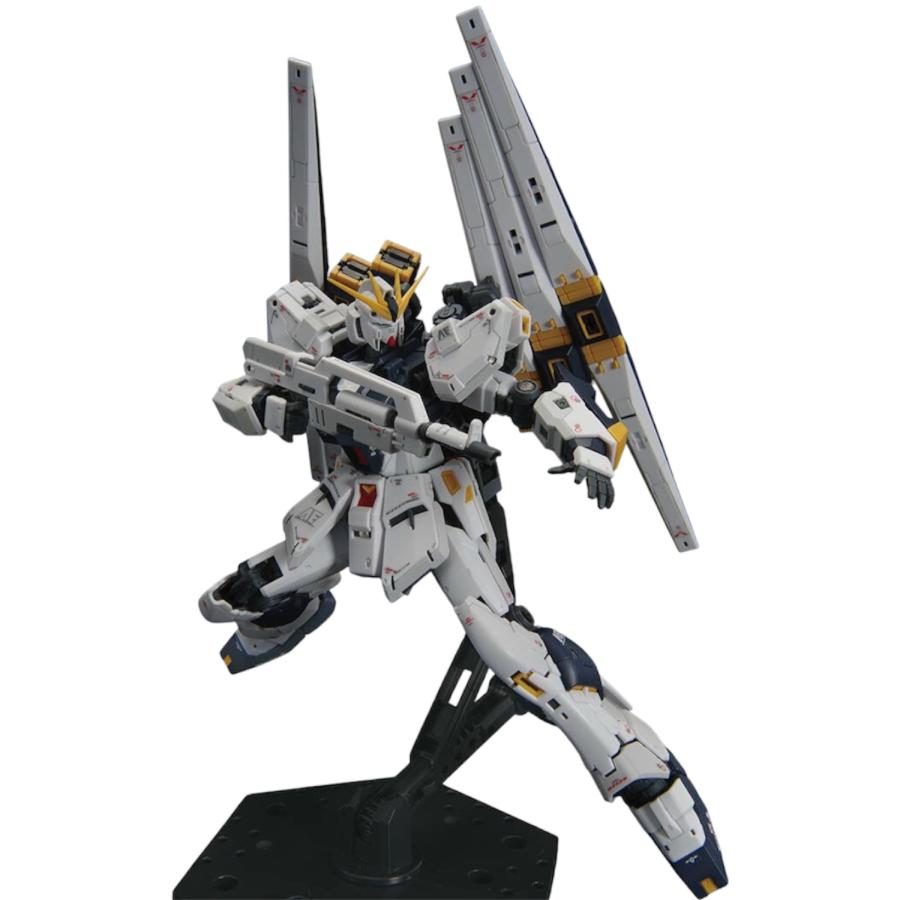 BANDAI RG 1/144 νガンダム(ダブル・フィン・ファンネル装備型 BANDAI RG 1/144 νガンダム(ダブル・フィン・ファンネル装備型