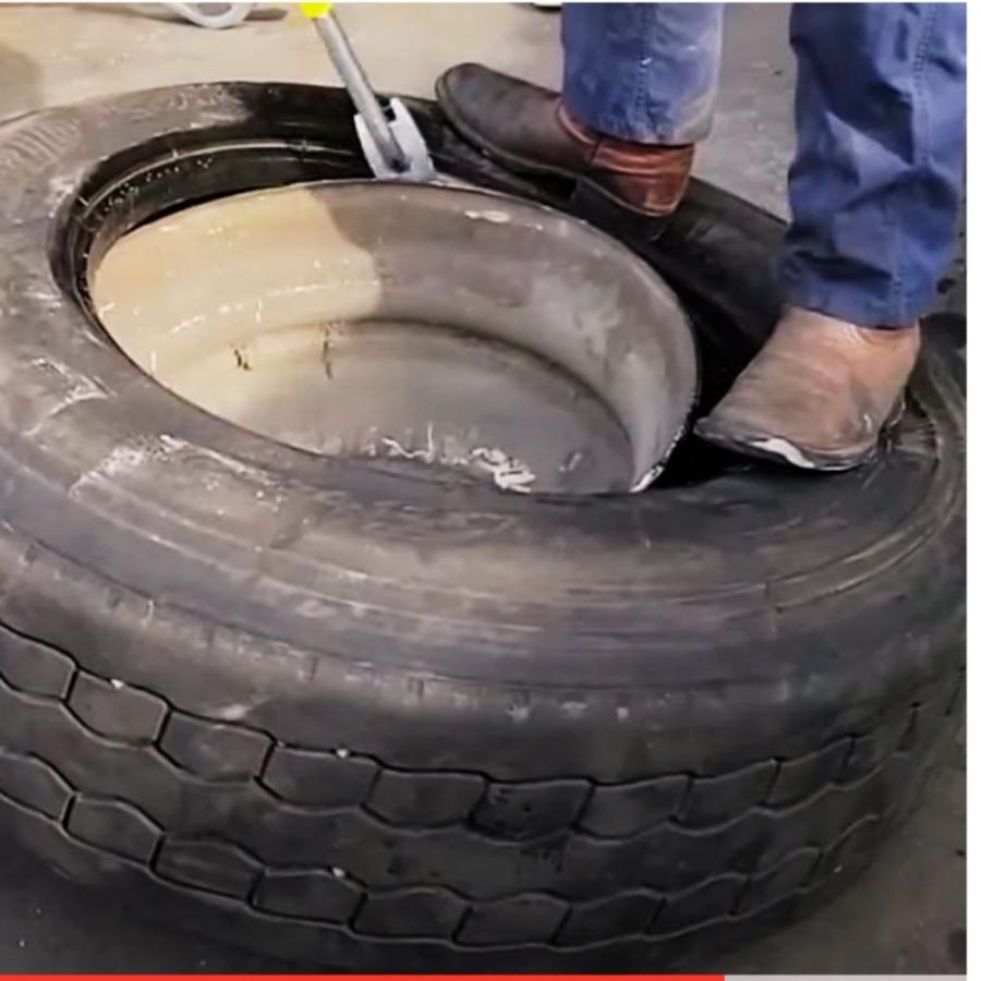 タイヤチェンジャー 手動 タイヤ交換 大型 17.5インチ 24.5インチ トラック トラクター マウント ゲーターツール系 |  | 09