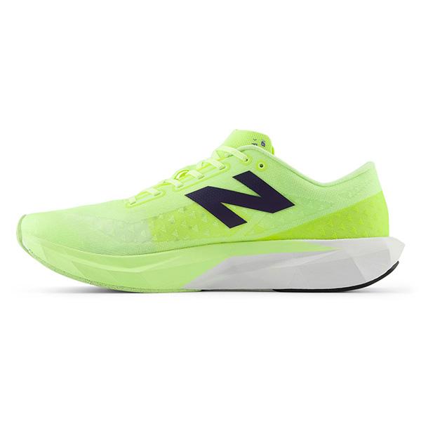 ハル① New Balance（ニューバランス） ランニングシューズ フューエルセル