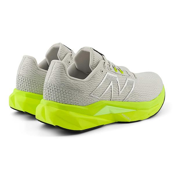 New Balance（ニューバランス） ランニングシューズ フューエルセル