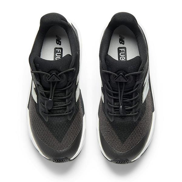 New Balance（ニューバランス） キッズシューズ フューエルセル レベル