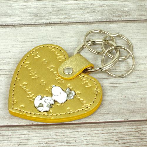 【スヌーピー 】キーホルダー　ハート　大きめ　可愛い　目立つ スヌーピー 】キーホルダー ハート 大きめ 可愛い 目立つ