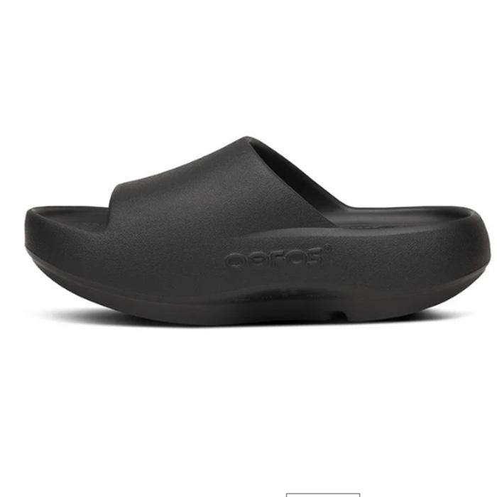 OOFOS（ウーフォス） 【安心の品質保証半年間】 OOFOS OOahh+| Black
