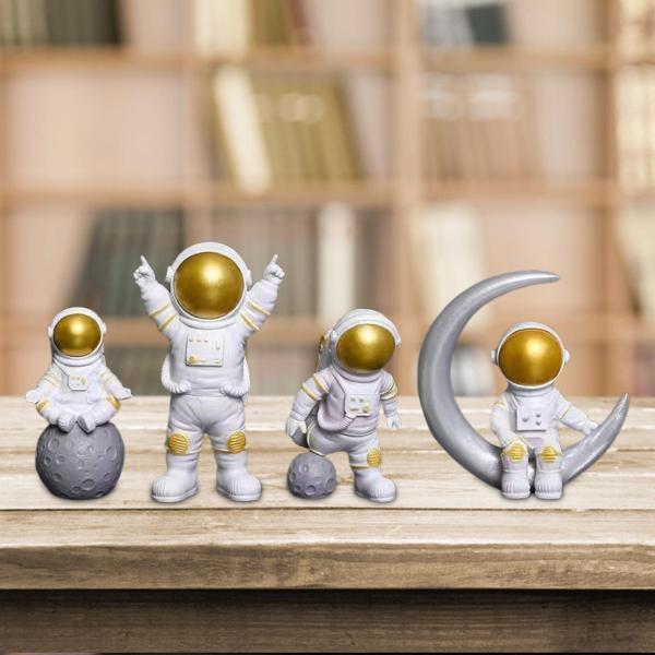 4個の宇宙飛行士の像宇宙飛行士の置物の家の装飾ホワイトゴールド