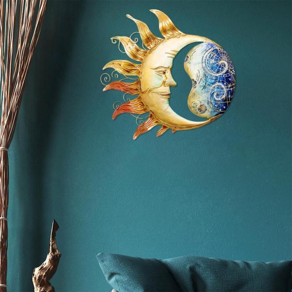 レトロなスタイルのメタルウォールアートの装飾太陽の月の壁掛け飾り