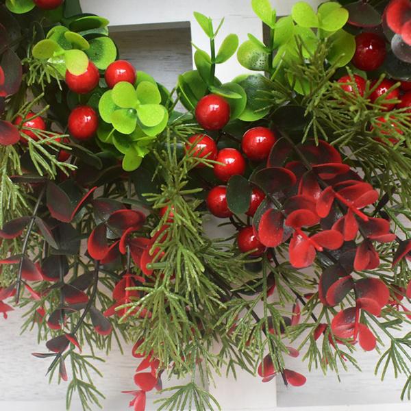クリスマス飾り　赤い実とユーカリのオーナメント クリスマスリースデコレーションユーカリリーフ30cmベリーウィンドウ