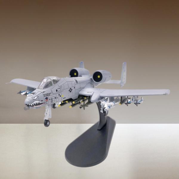 1 / 100th Realistic Aviation A USA A-10攻撃機、USA飛行機戦闘機航空機玩具モデル（ディス取り外し可能｜stk-shop｜03