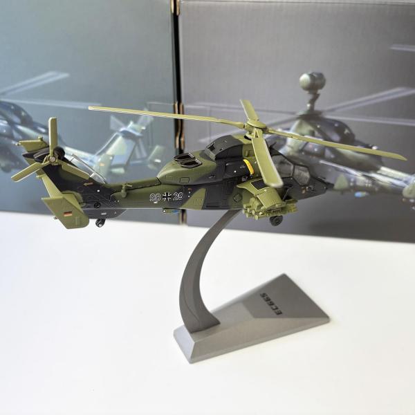 1:72 665 攻撃ヘリコプター模型飛行機模型リアルな装飾品（台座付き