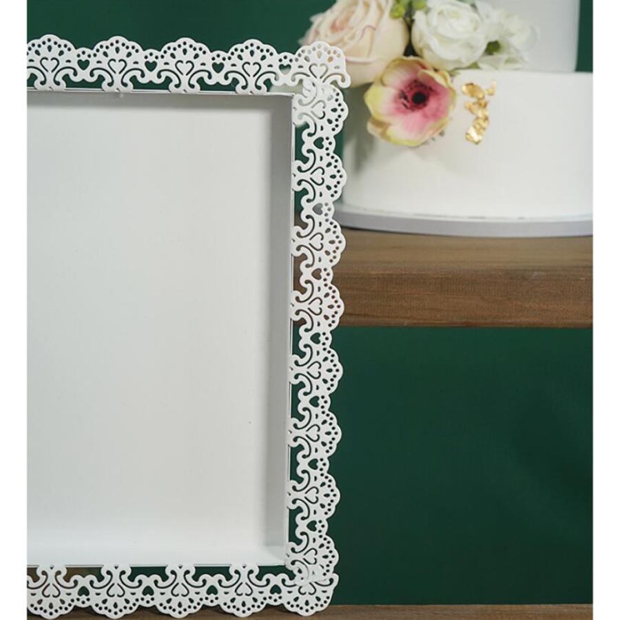 長方形のサービングプレートのカップケーキのケーキの食器トレー