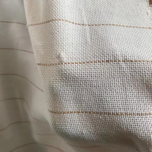 タフティングガンラグパンチ用のマークラインファブリック付き