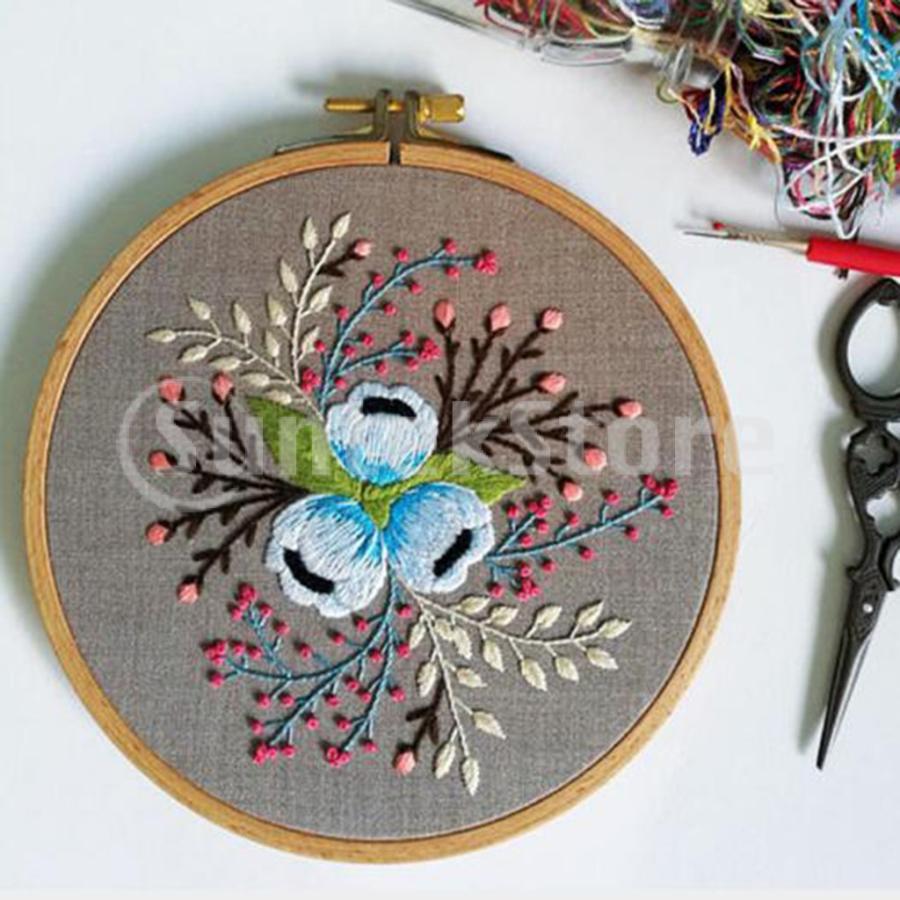 ハンドメイド手刺繍　刺しゅうフレーム　ハッピーニューイヤー ハンドメイド手刺繍 刺しゅうフレーム ハッピーニューイヤー