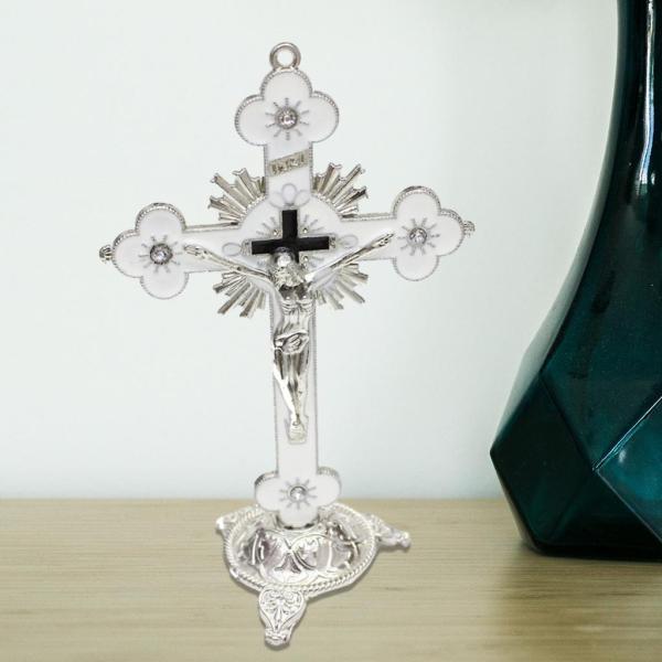 ホームチャペルの装飾と宗教的な贈り物のためのベース5.5インチの合金クロスを備えた立ち十字架
