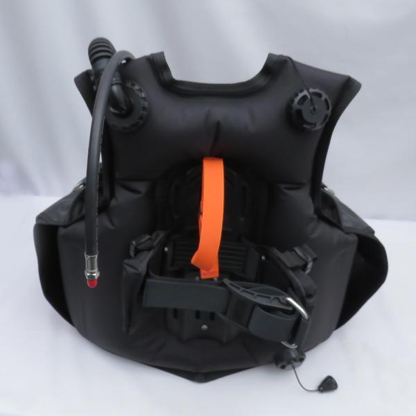 匿名配送 AqualungジャケットスタイルのスキューバダイビングBCD、統合ポケット浮力補償装置ファストロック、初心者向けのブラックインフレーション 【X2385043163】(14582円)