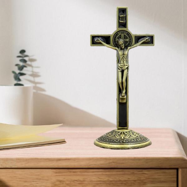 立っている十字架 十字架 祭壇 イエス像 丈夫な聖地 カトリック