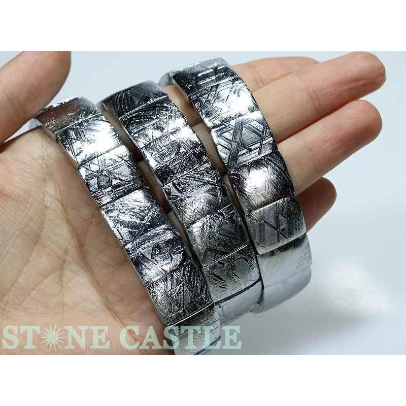 ギベオンブレスレット約8㍉玉シルバー23粒ケース付き